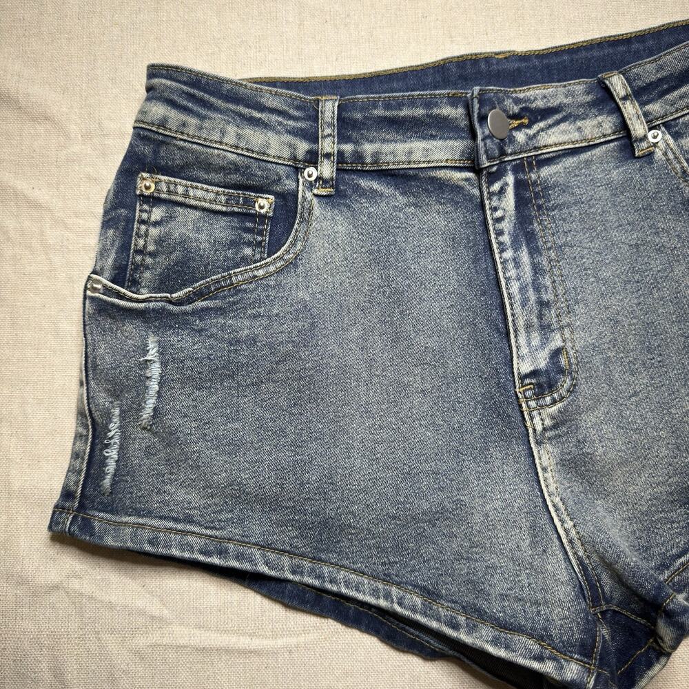 ROMWE Womens 1XL Denim Shorts NWT Blue Star Applique Y2K Festival Stretch - Picture 3 of 11